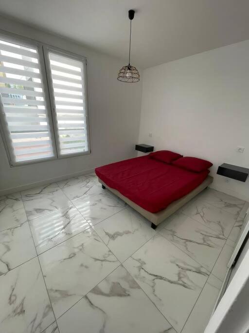 Appartement 2 Pieces, Salon Et Chambre, 44M2 Refait A Neuf Clichy Exteriör bild